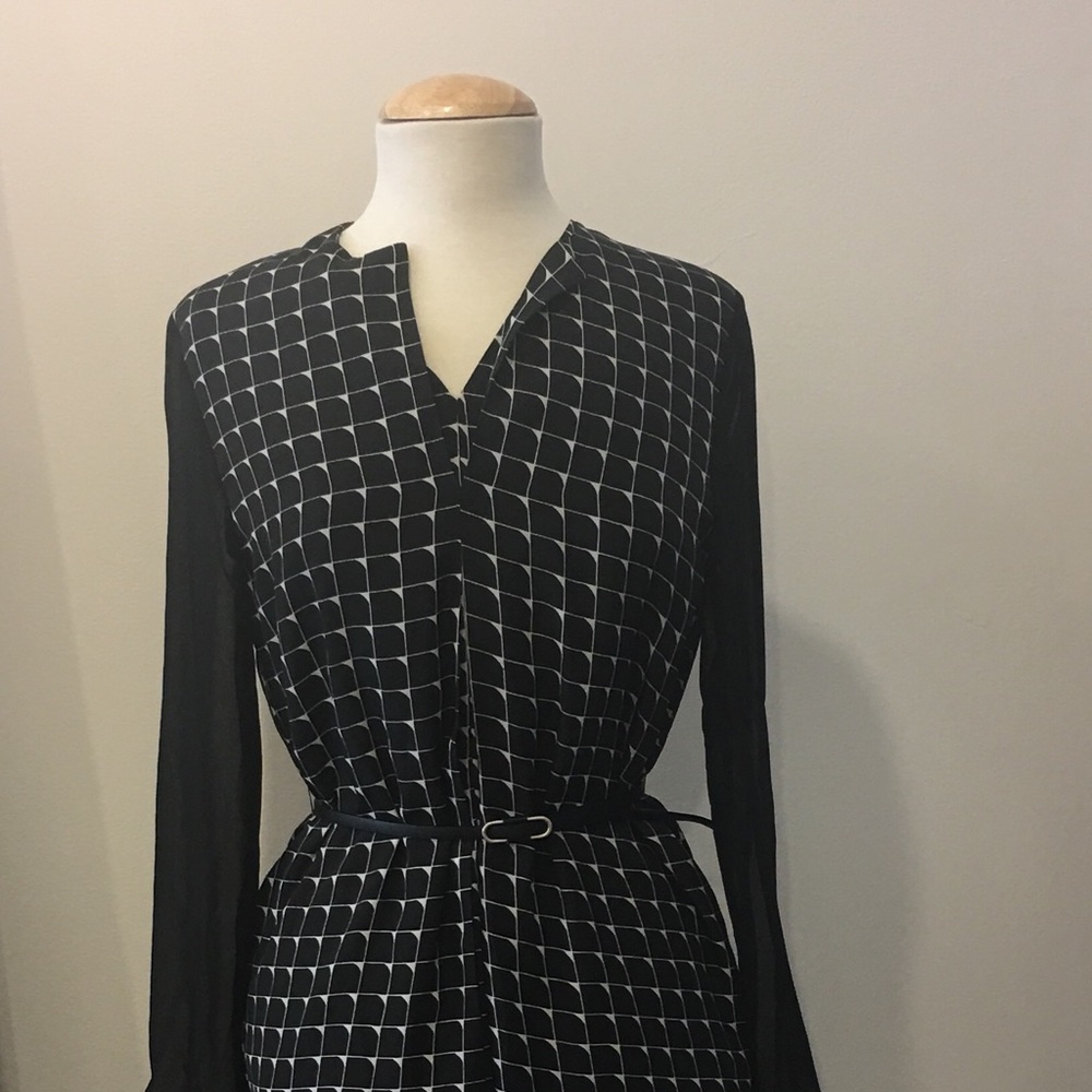 This dress has never been worn it’s a sample